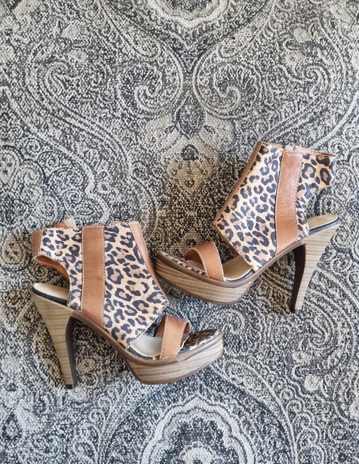 Calzados, botas y sandalias