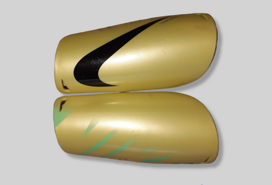 Canilleras nike